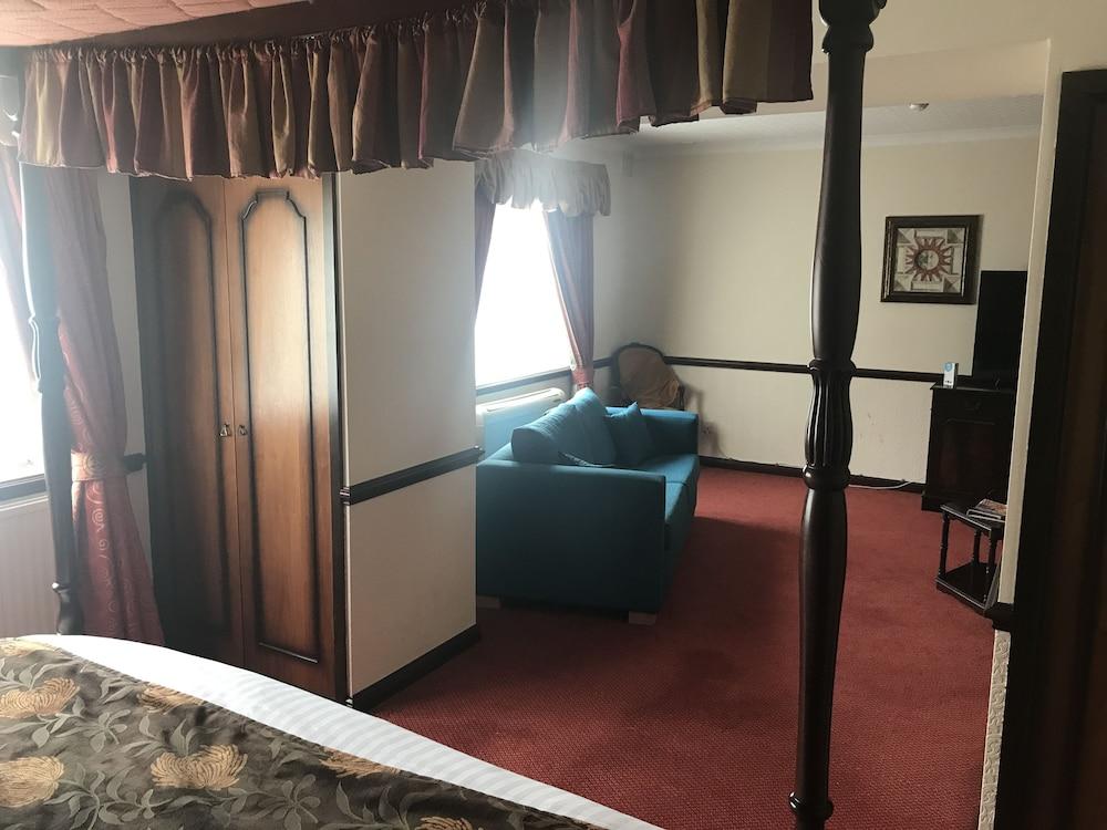 Best Western Rockingham Forest Hotel Corby Extérieur photo